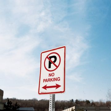 Parking Control Sign - No Parking (with Picto and Double-headed Arrow) - 300x450mm 